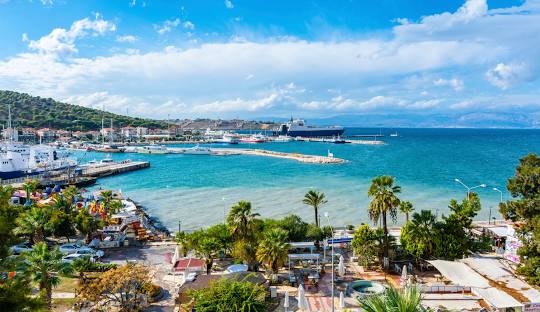 Çeşme coastline view